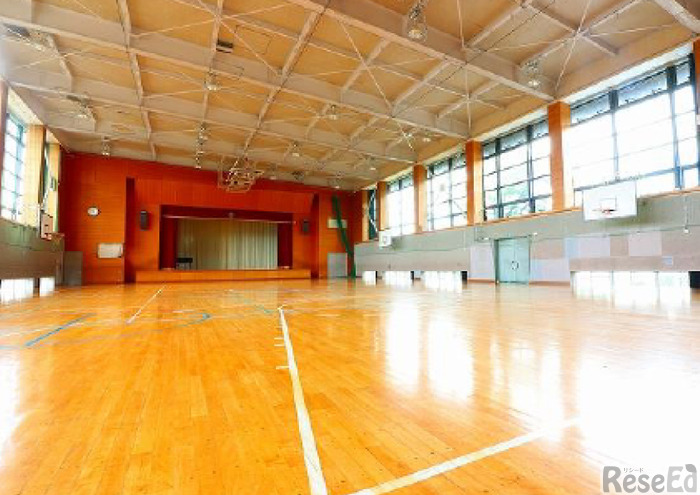 旧豊井小学校体育館